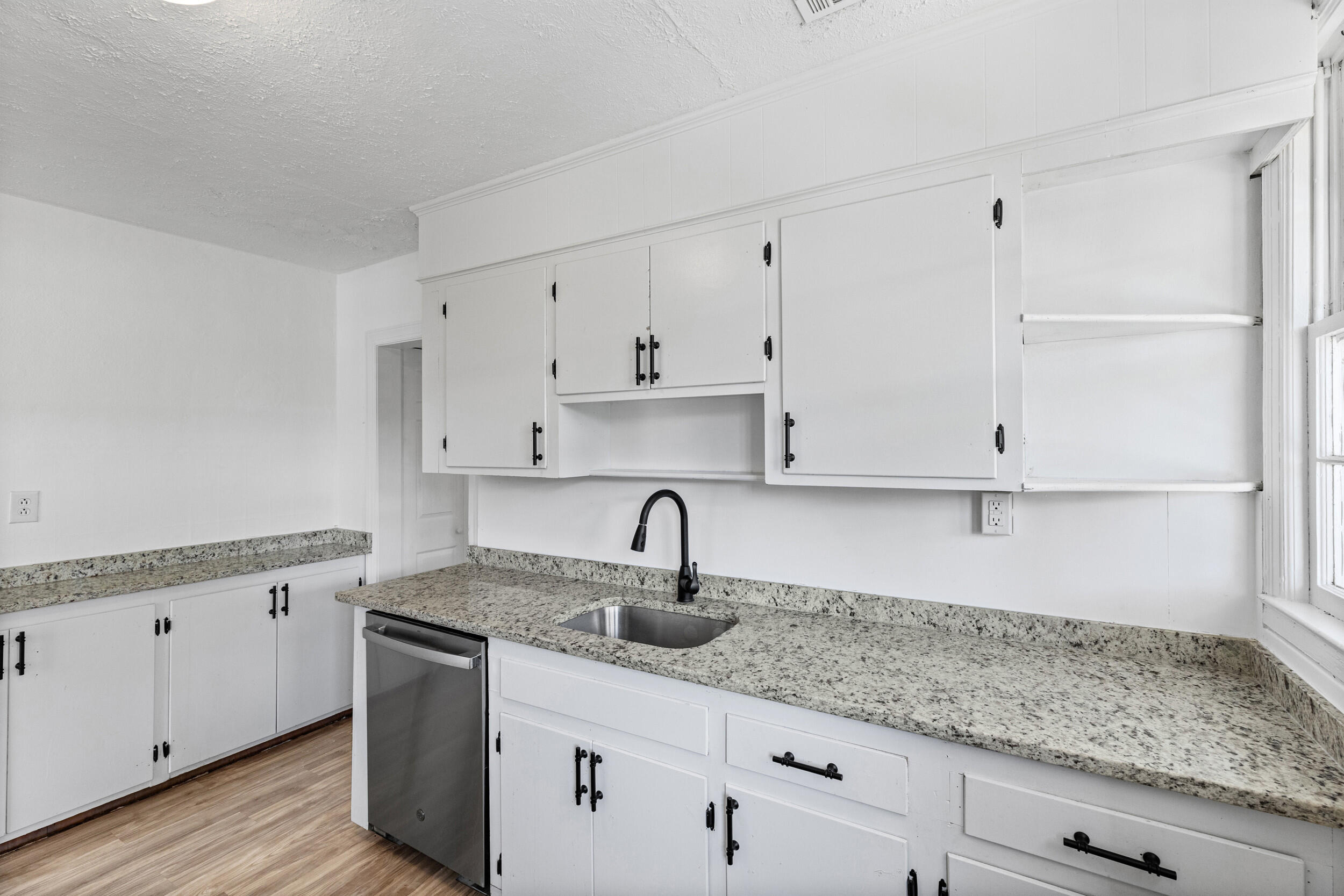 2355 Forster Street Property Photo 16