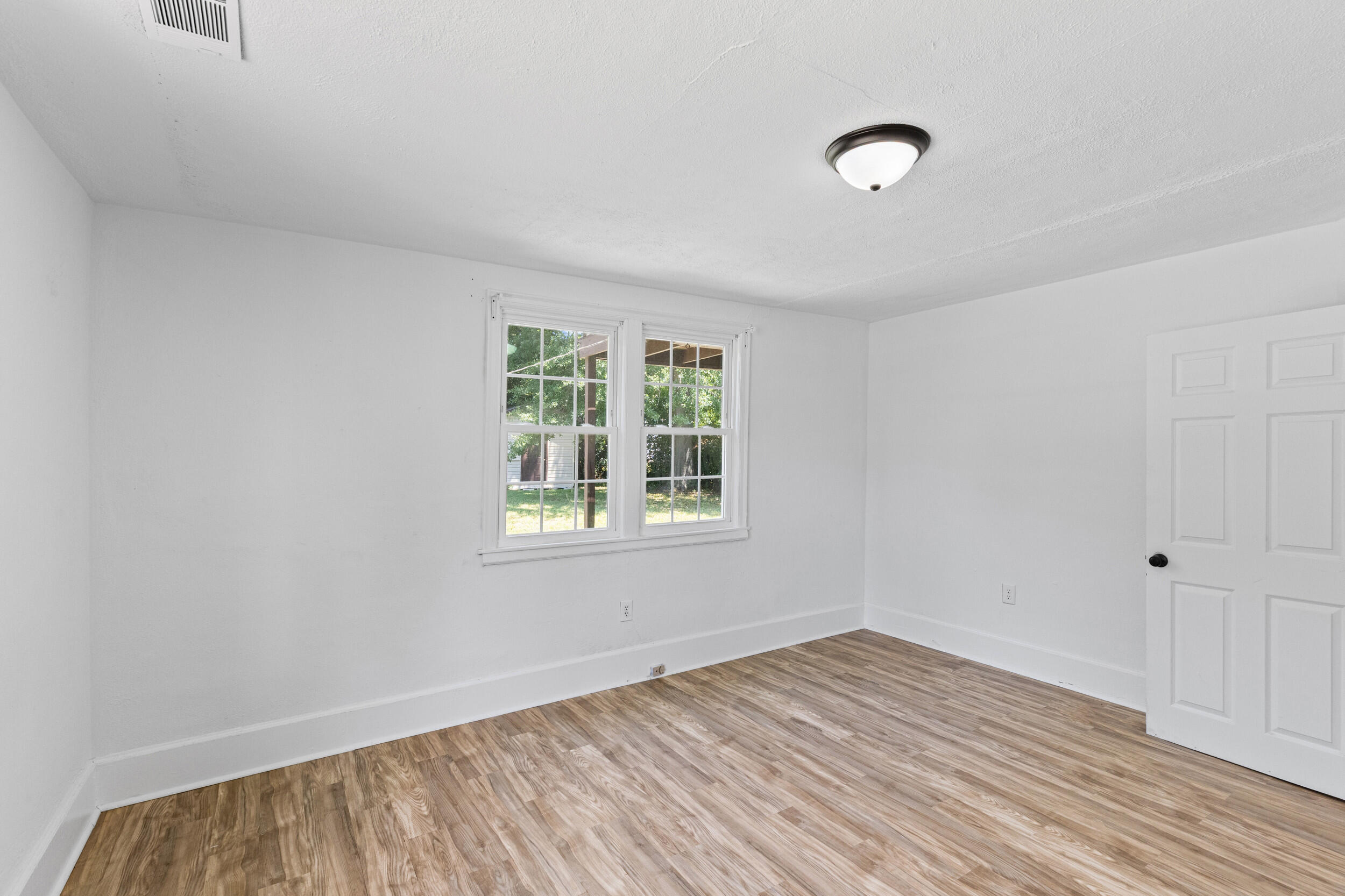 2355 Forster Street Property Photo 20