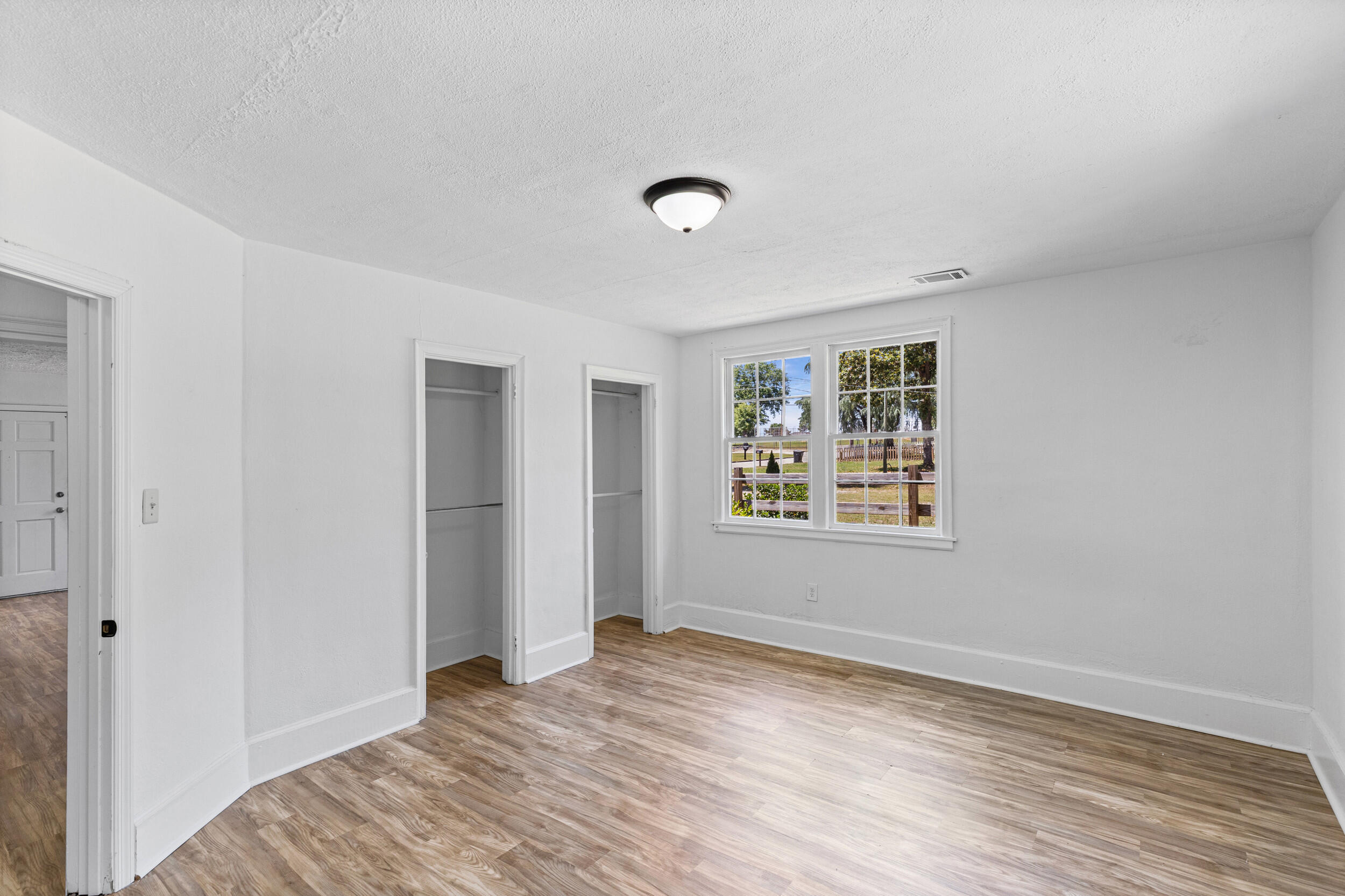 2355 Forster Street Property Photo 22