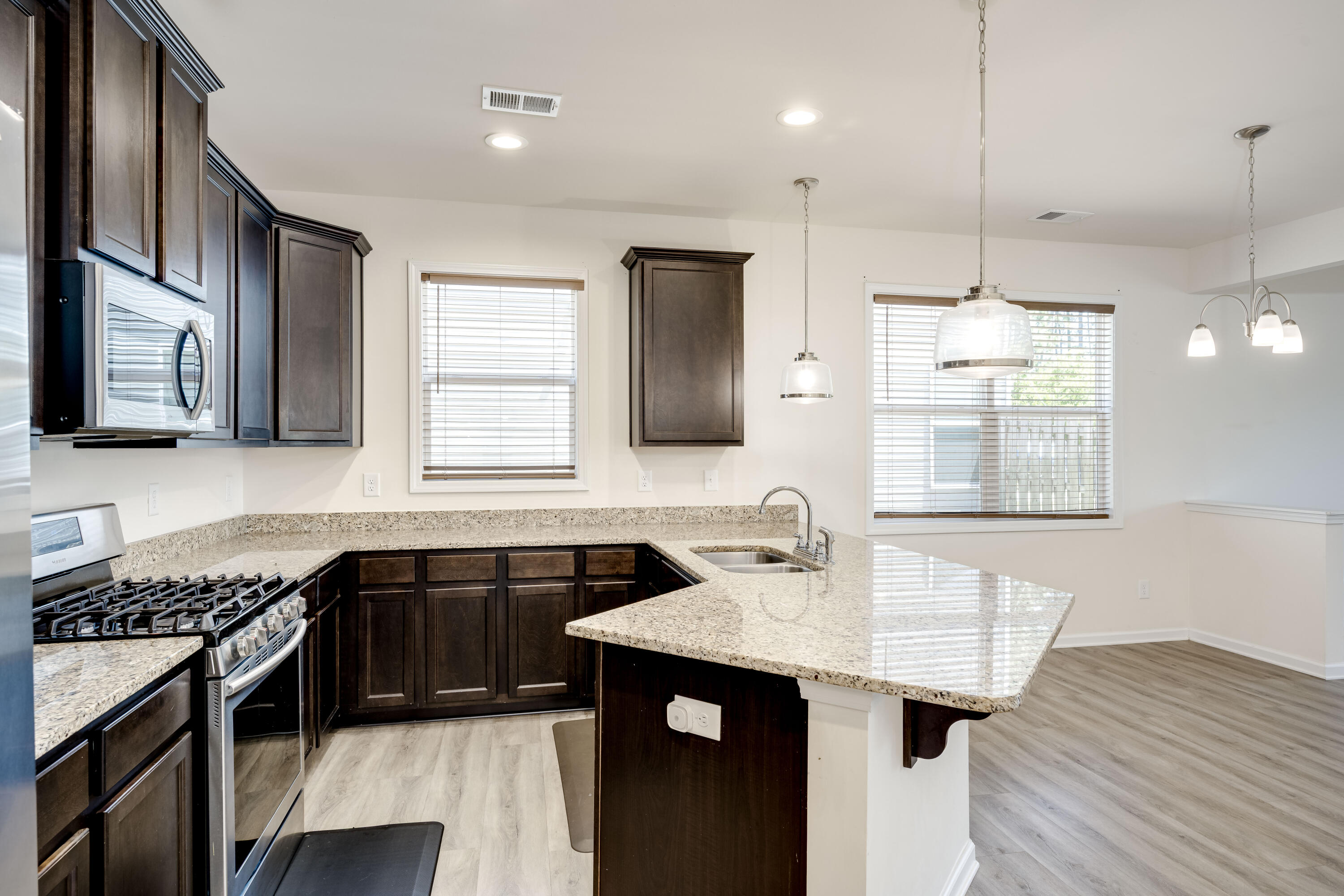 552 Count Fleet Court Property Photo 6