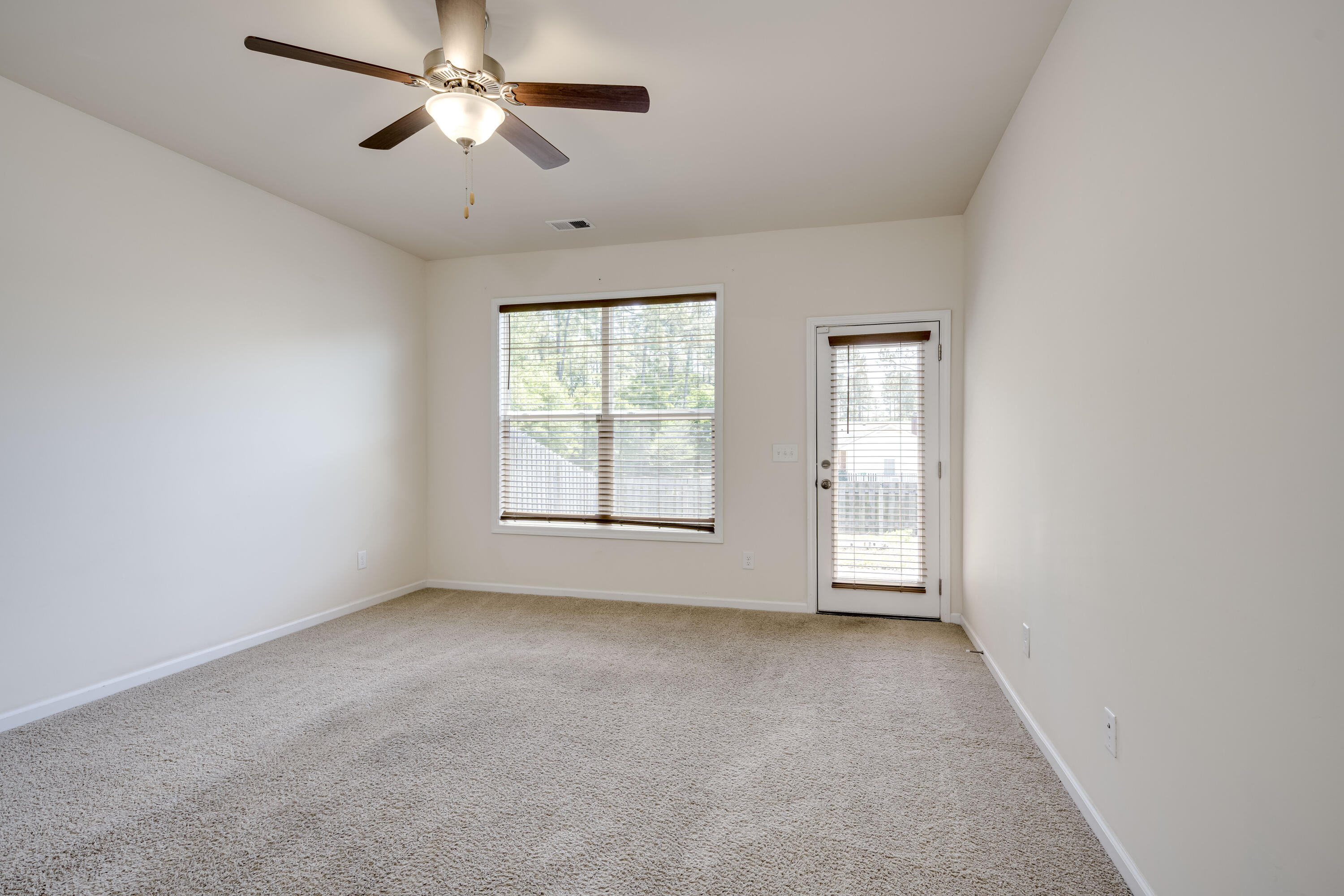 552 Count Fleet Court Property Photo 12