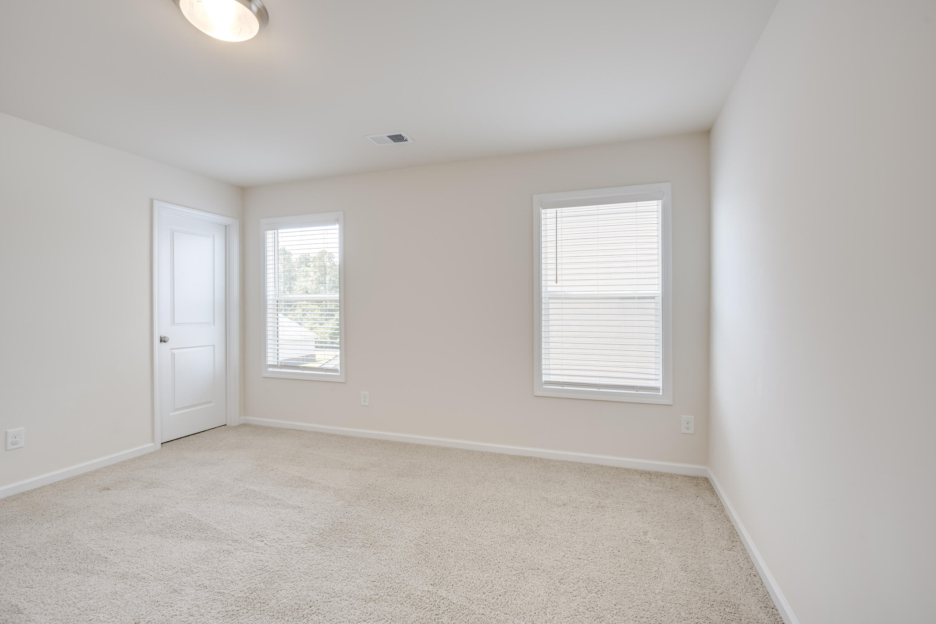 552 Count Fleet Court Property Photo 26