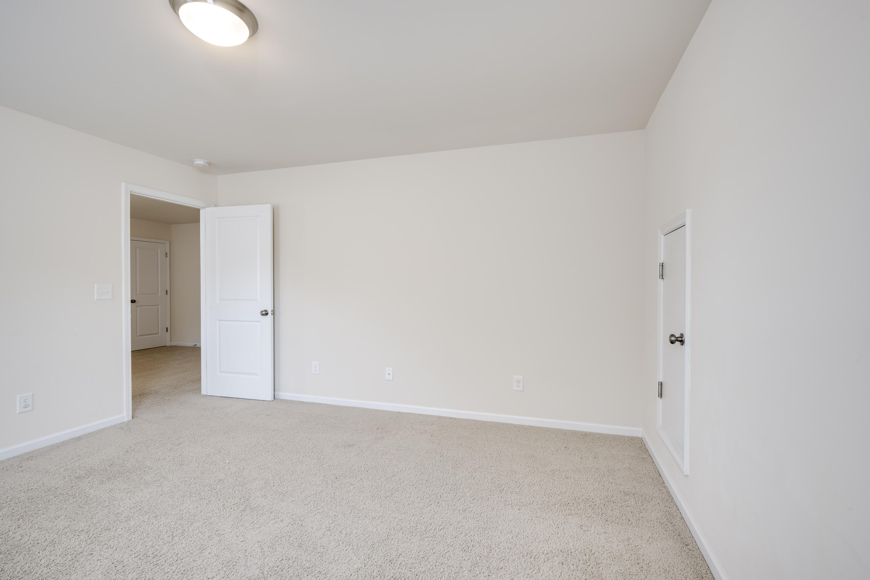 552 Count Fleet Court Property Photo 27