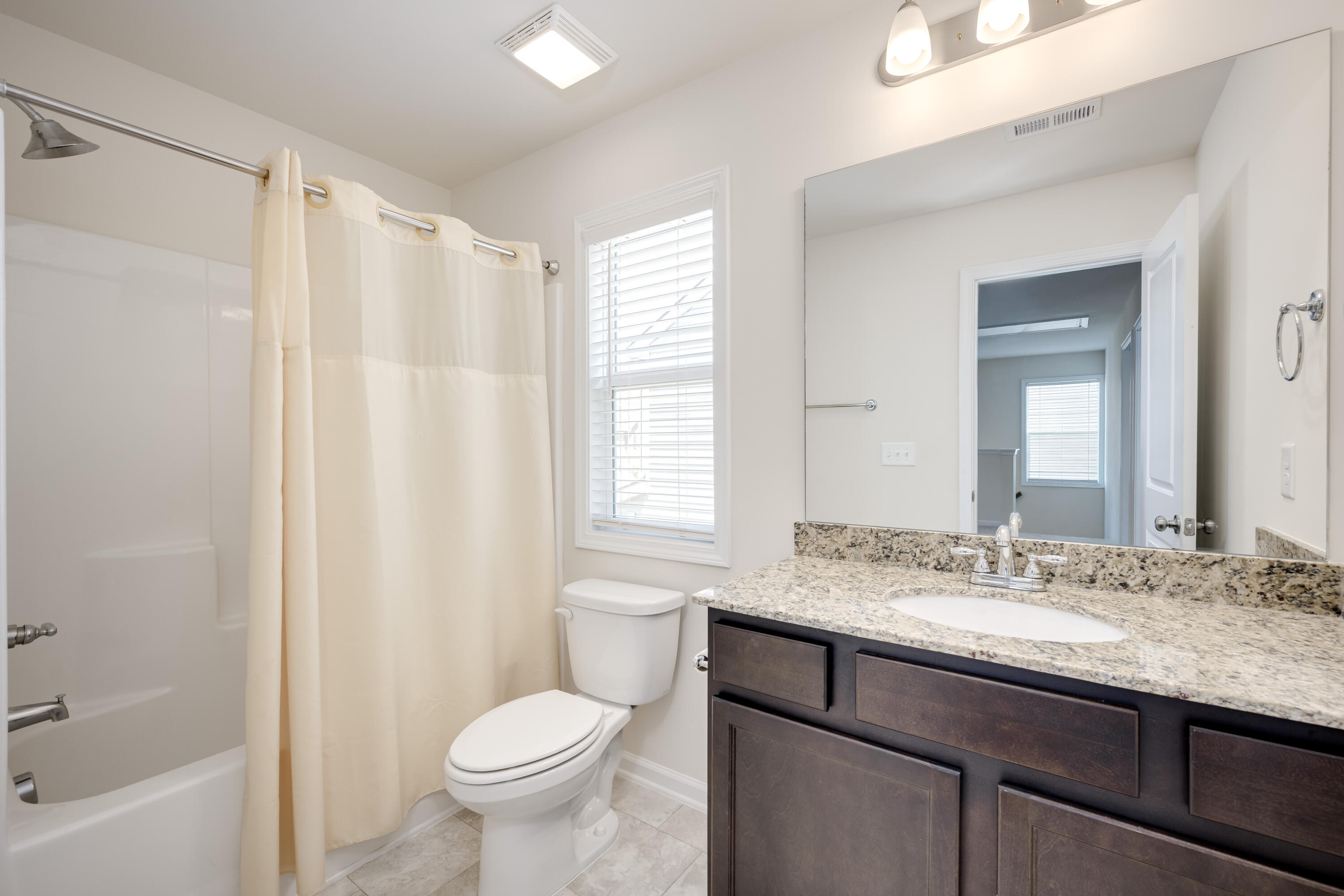 552 Count Fleet Court Property Photo 28