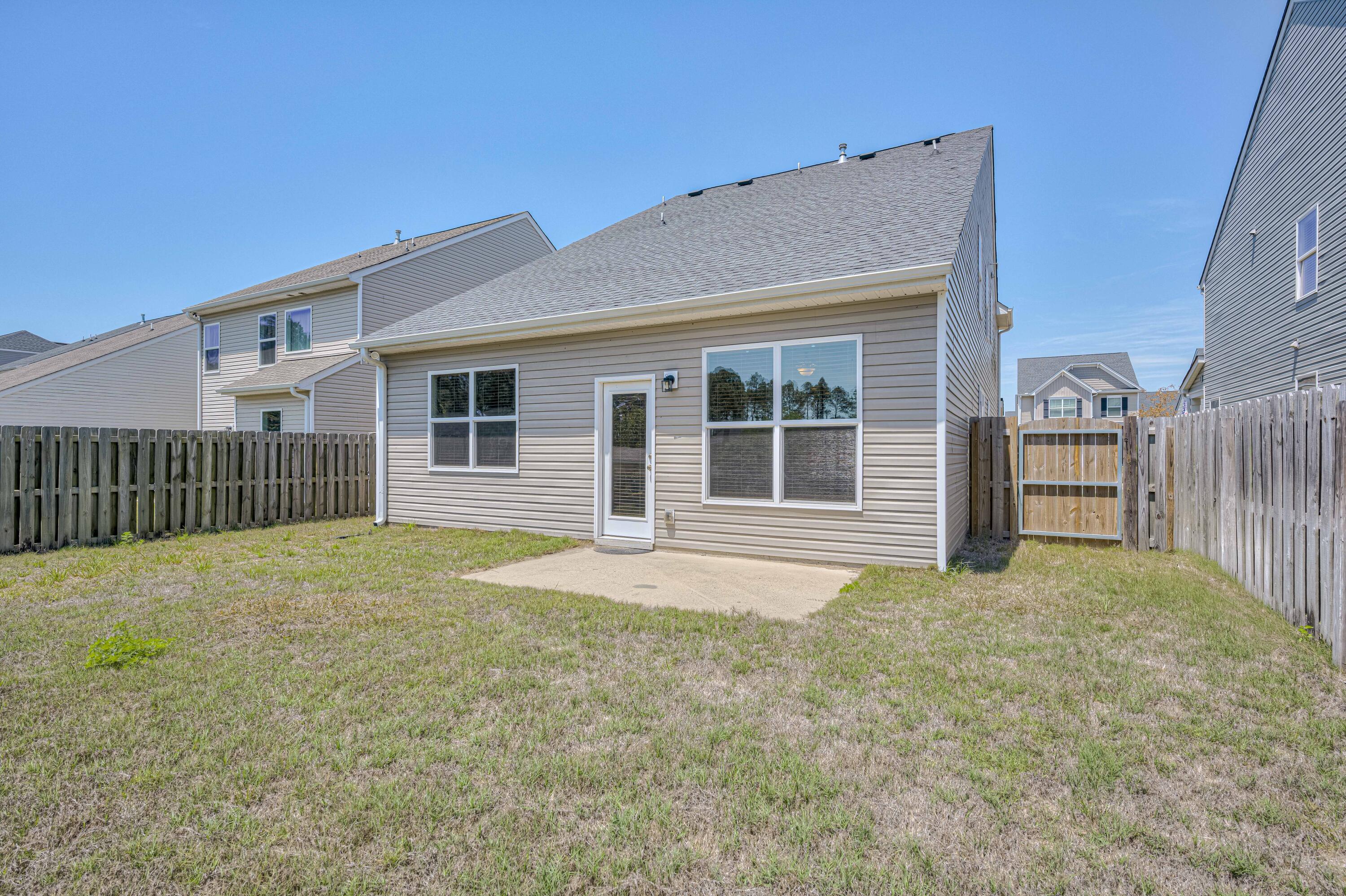 552 Count Fleet Court Property Photo 32