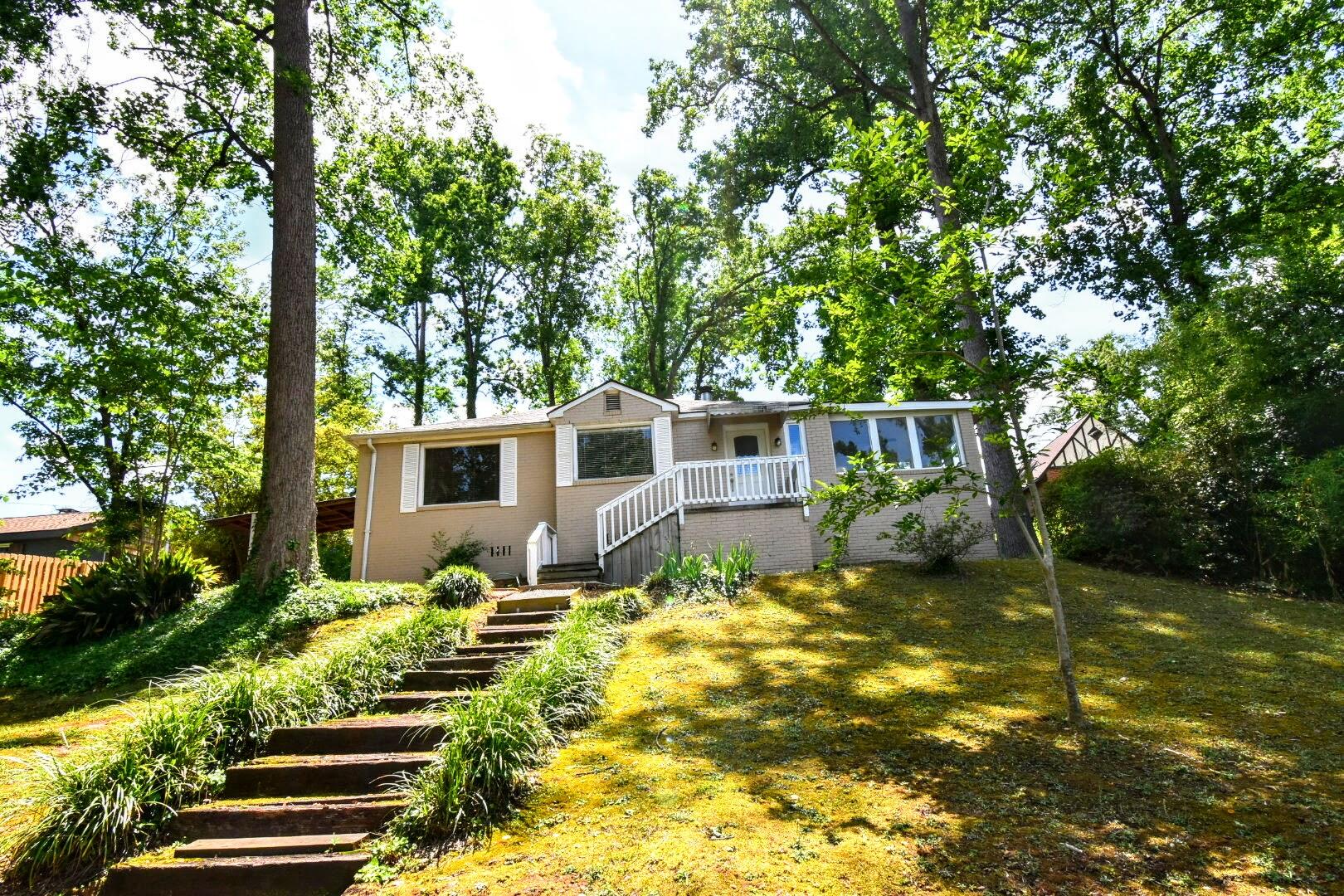 2312 Laurel Lane Property Photo 1