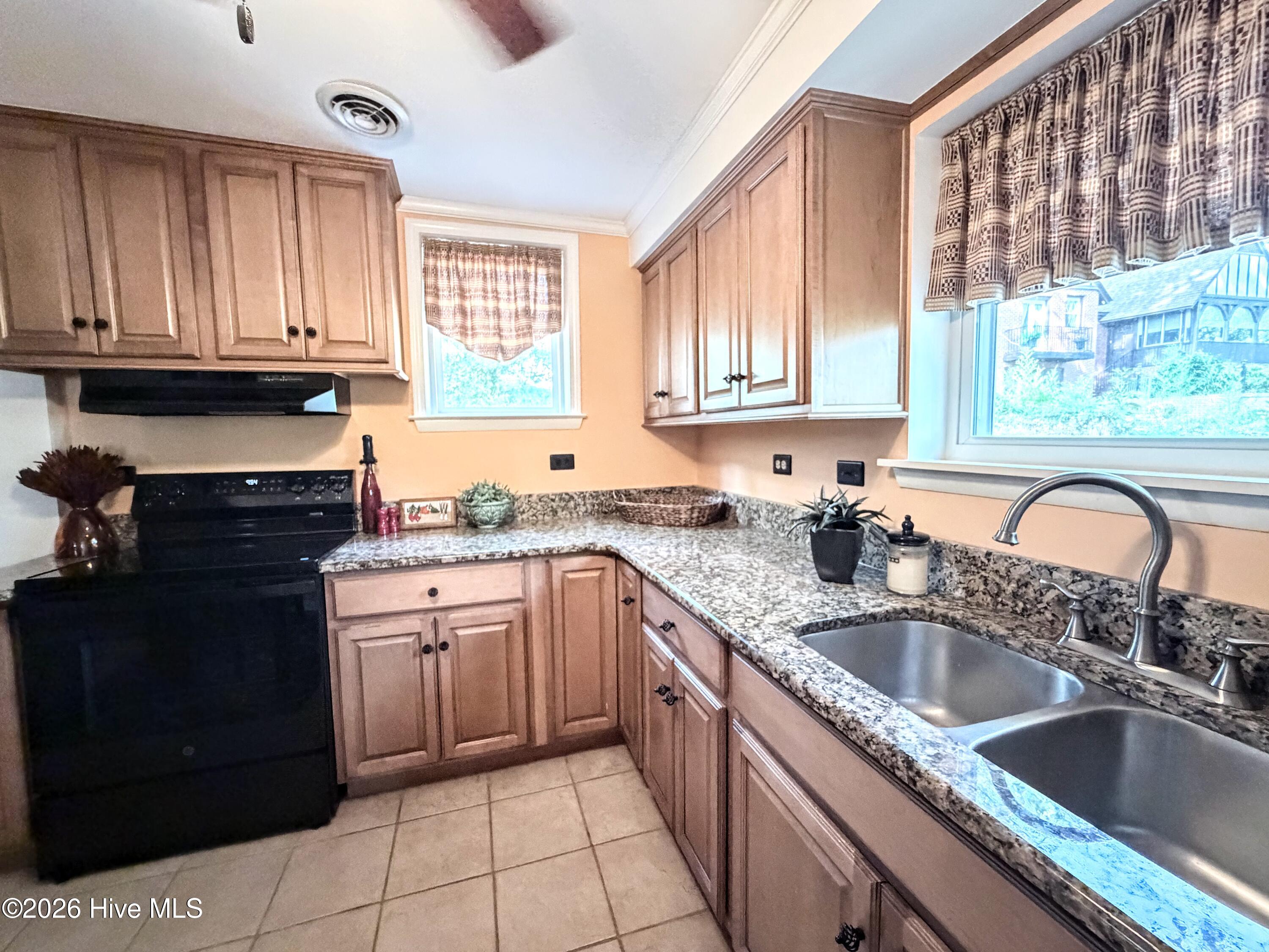 2312 Laurel Lane Property Photo 14