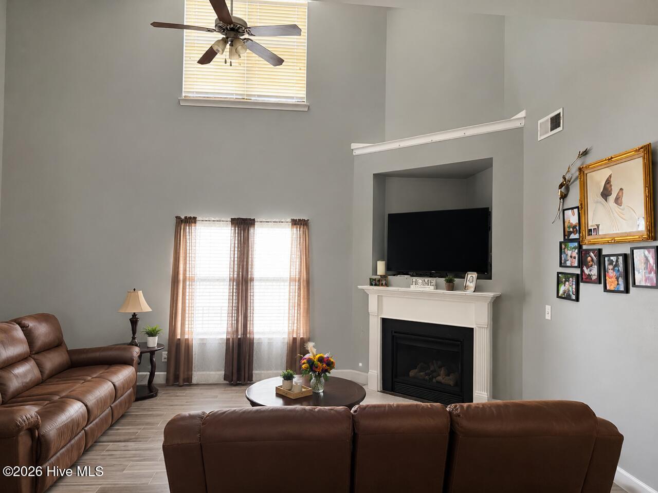 472 Lory Lane Property Photo 6