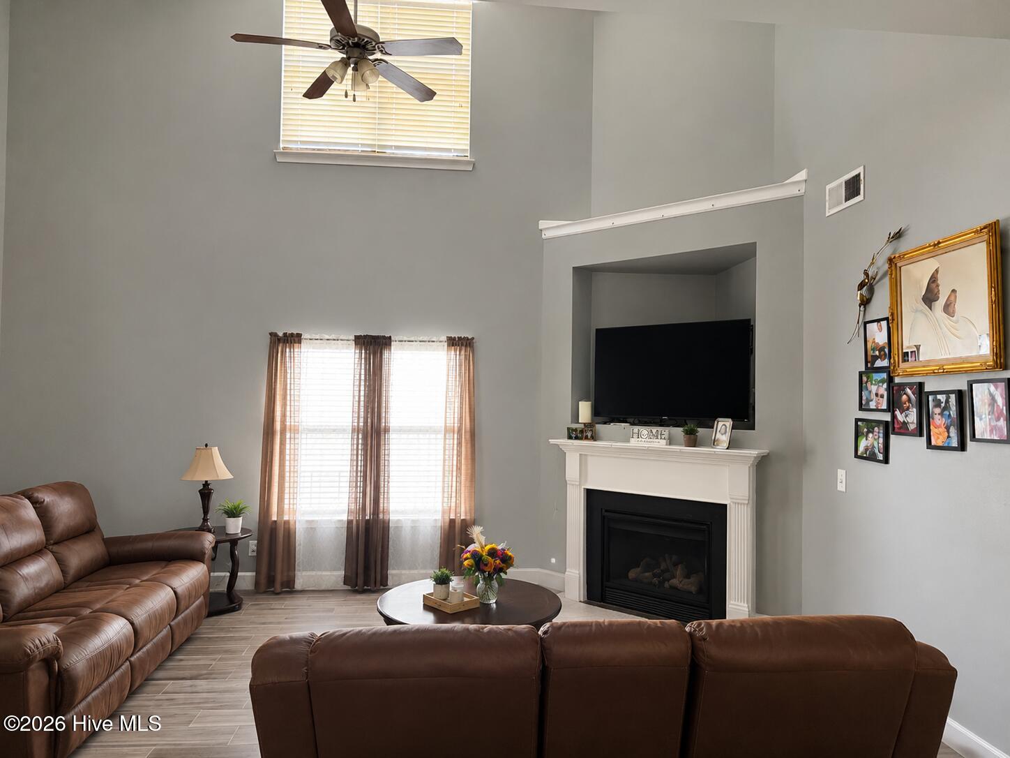 472 Lory Lane Property Photo 8