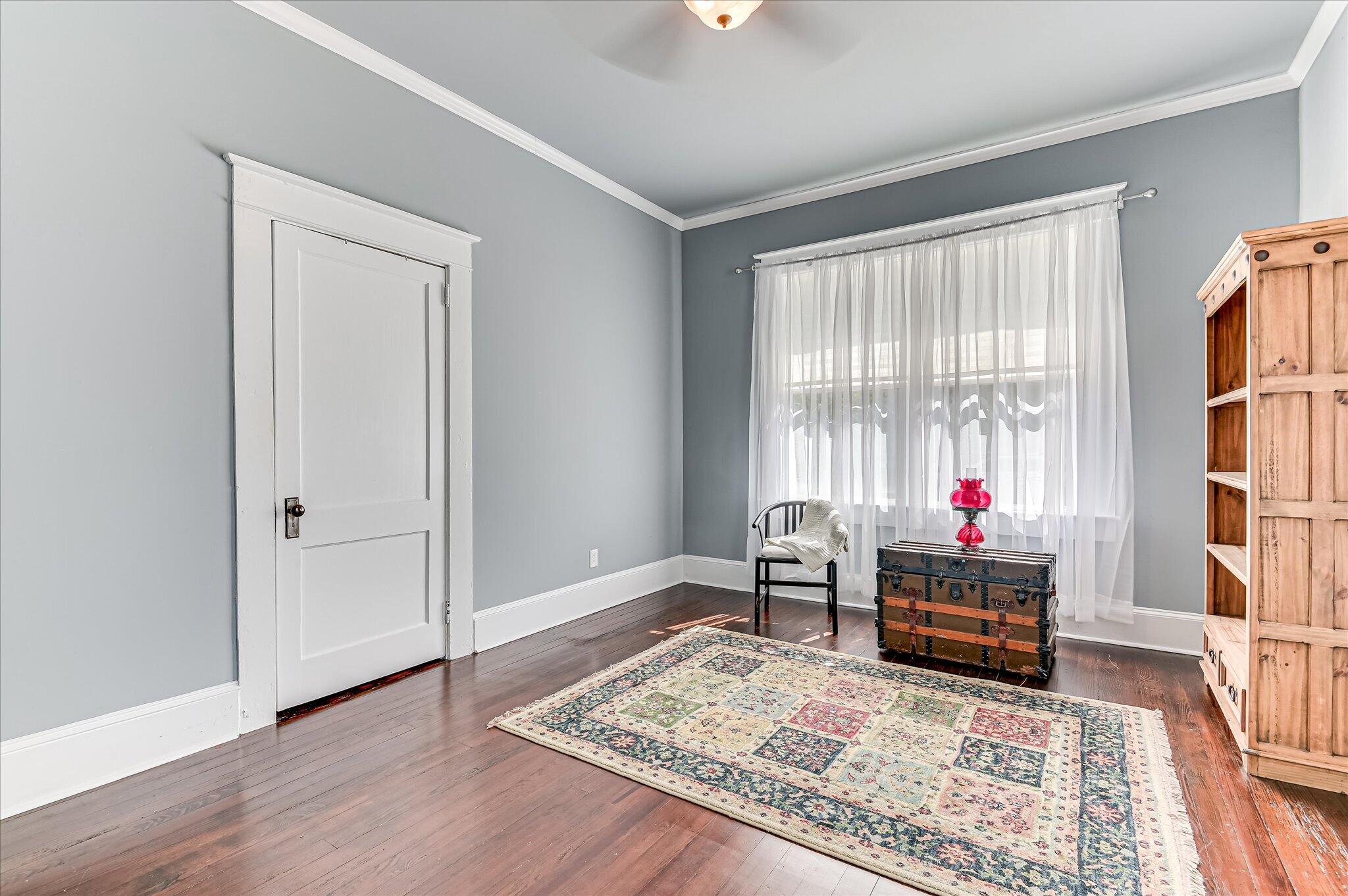209 W 7th Street Property Photo 43