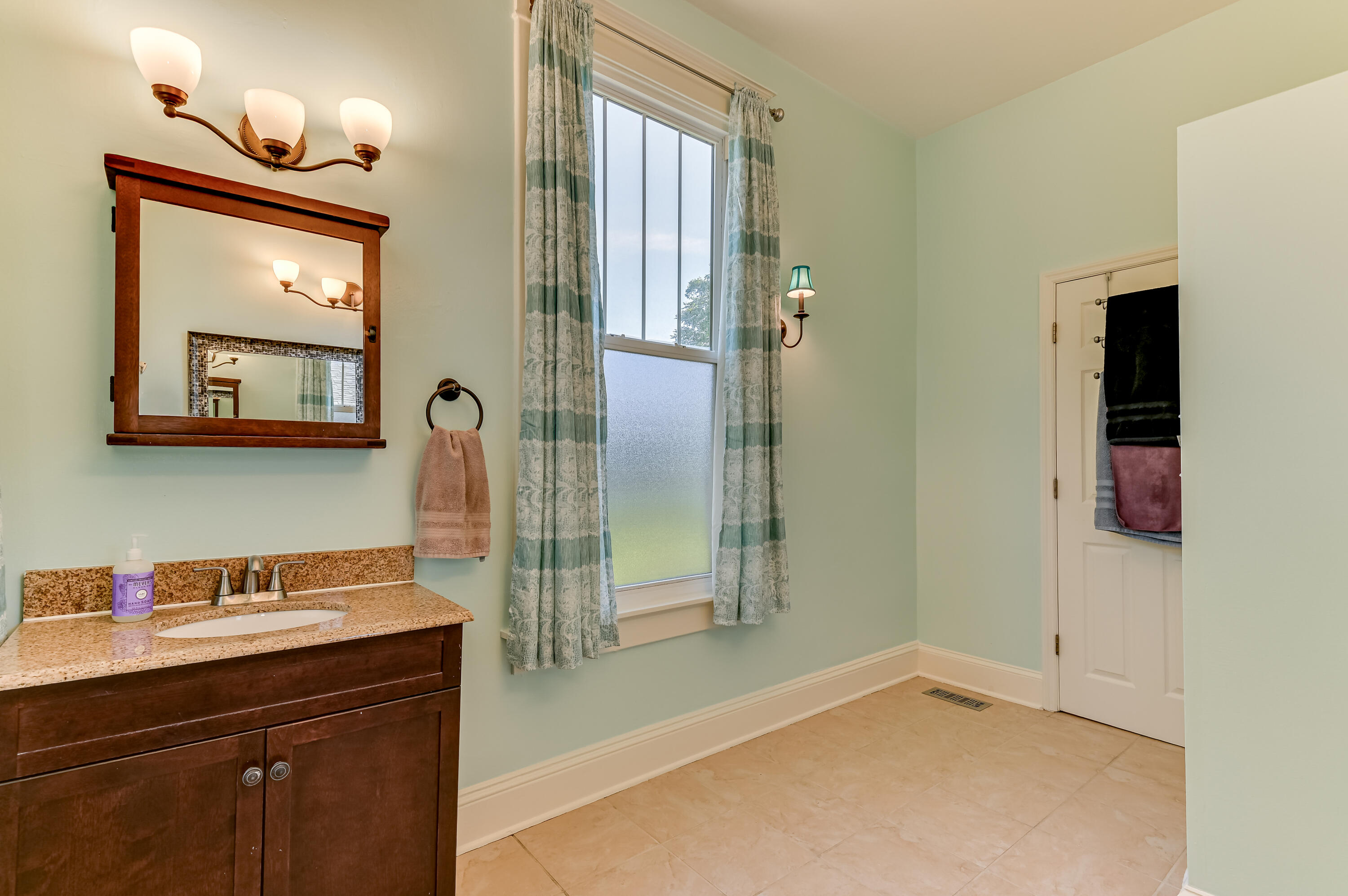 1420 Stovall Street Property Photo 29