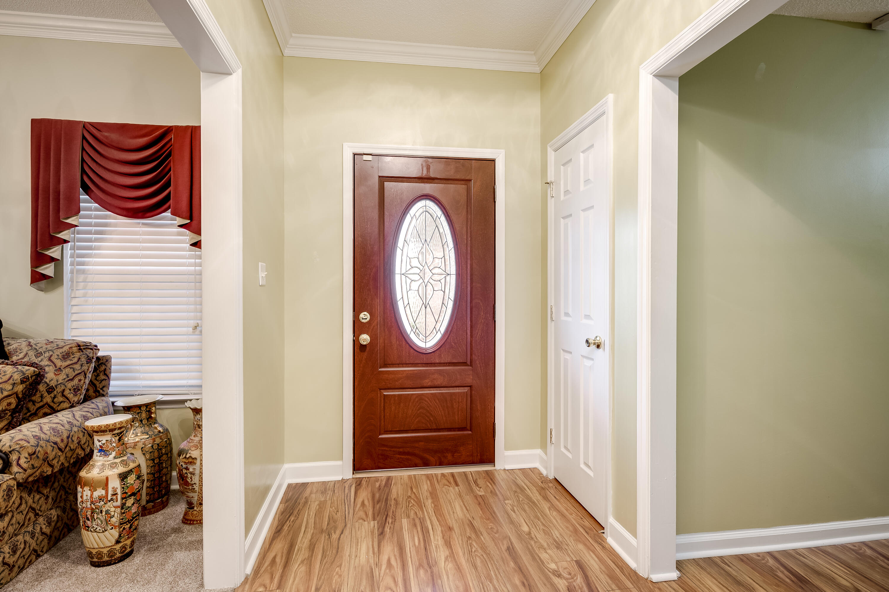 3346 Thames Place Property Photo 6