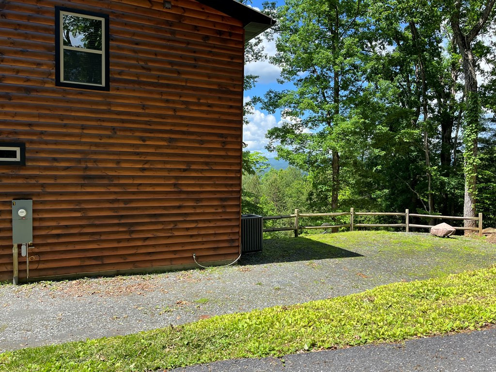 465 Confederate Circle Property Photo 3