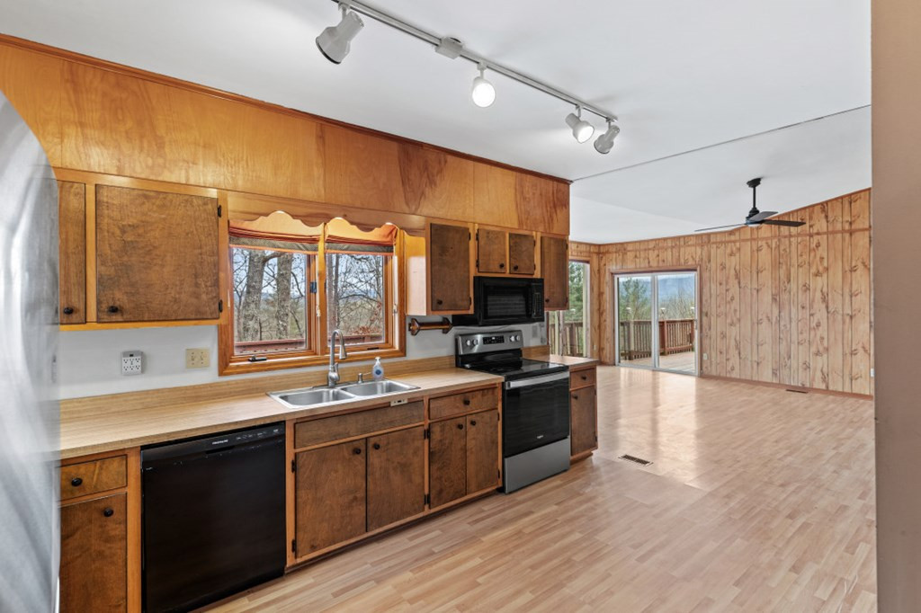 411 Sharing Lane Property Photo 12
