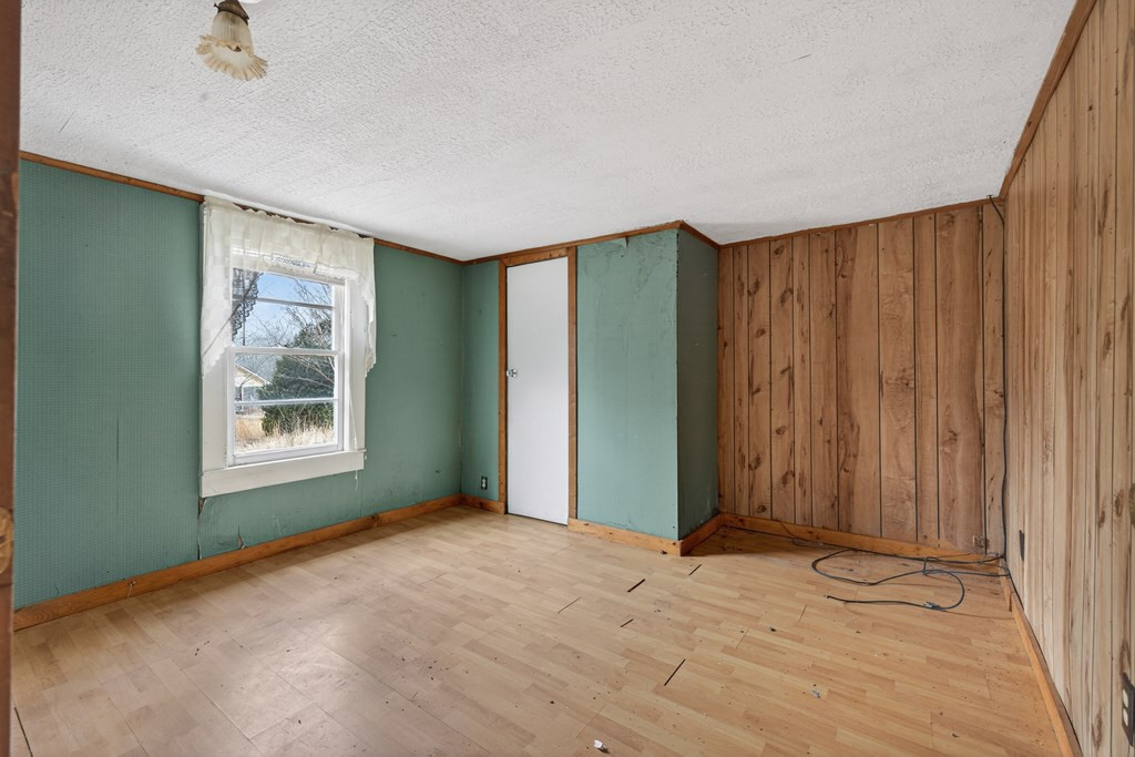 1917 Fairview Road Property Photo 4