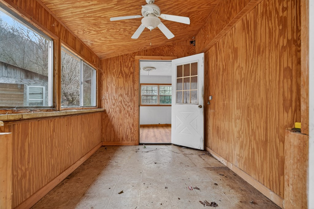 1917 Fairview Road Property Photo 5