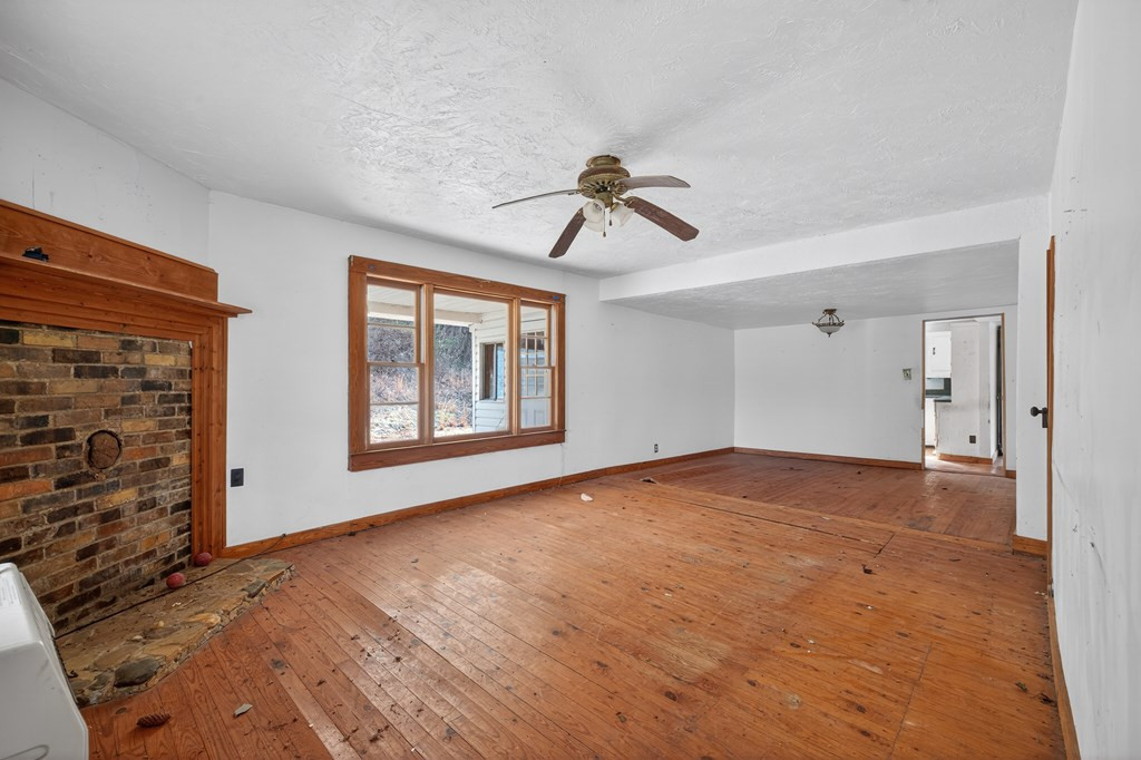 1917 Fairview Road Property Photo 6