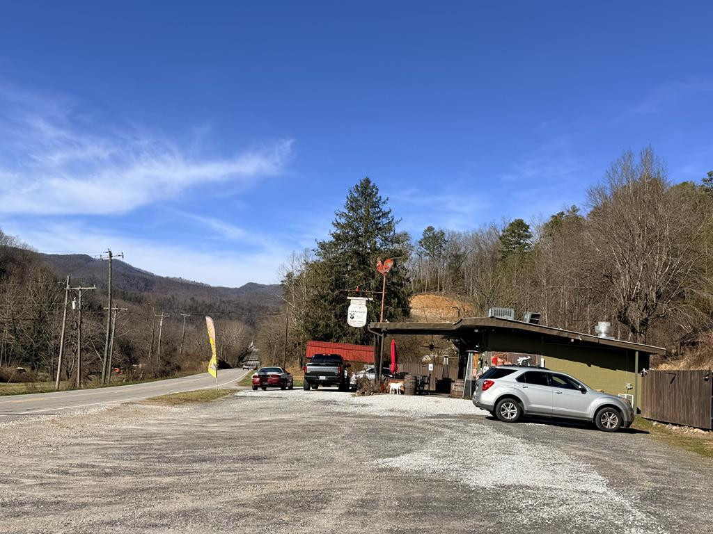 7460 Highway 141 Property Photo 2