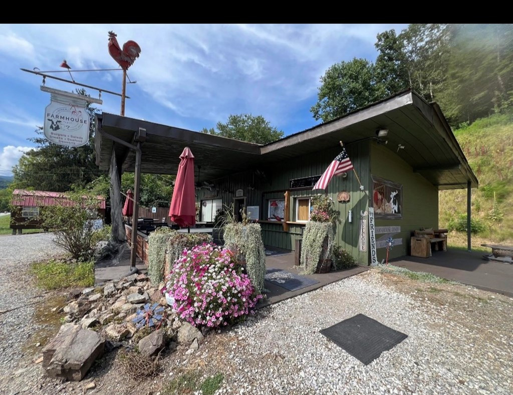 7460 Highway 141 Property Photo 4