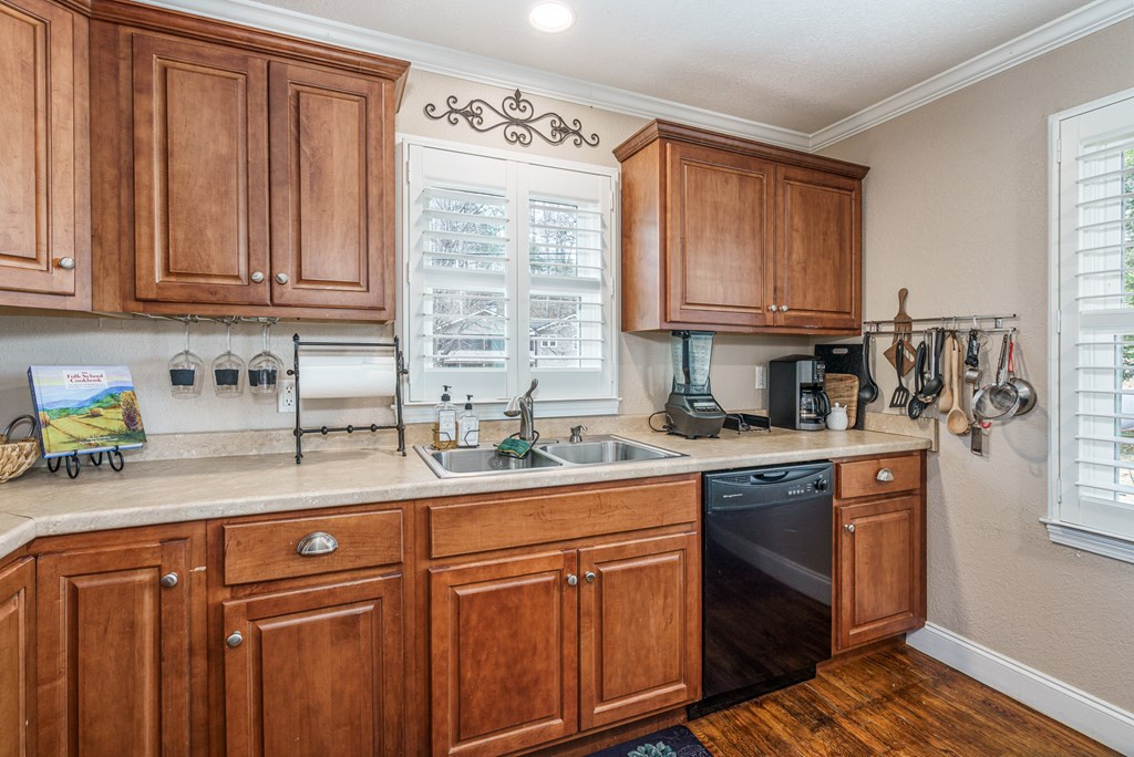 15 Lonesome Pine Property Photo 10