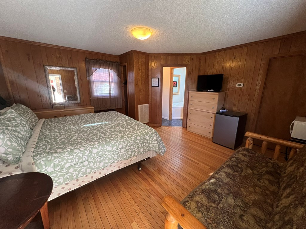 71 Laura Street Property Photo 4