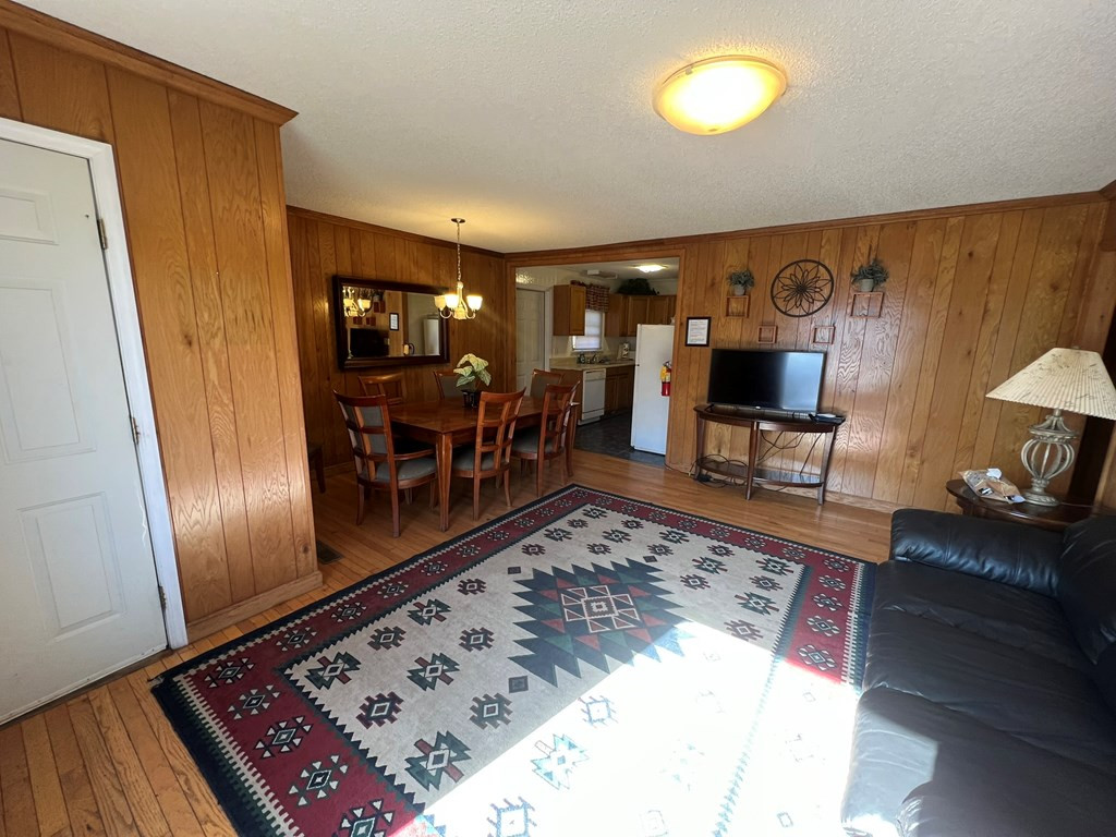 71 Laura Street Property Photo 9