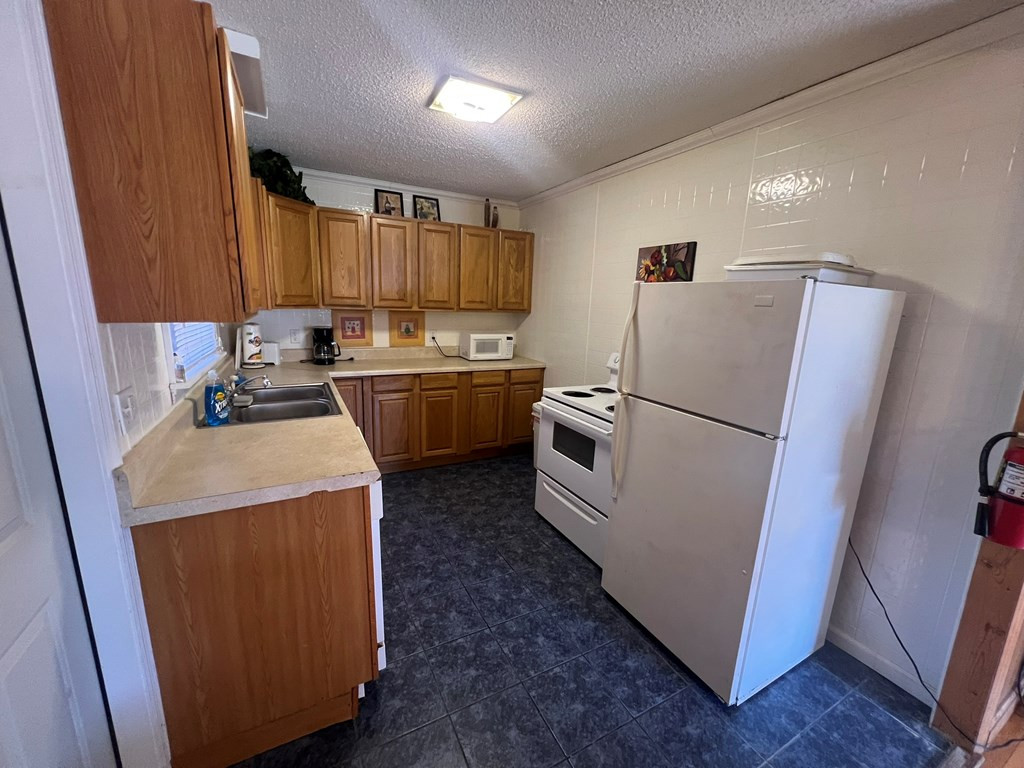 71 Laura Street Property Photo 12
