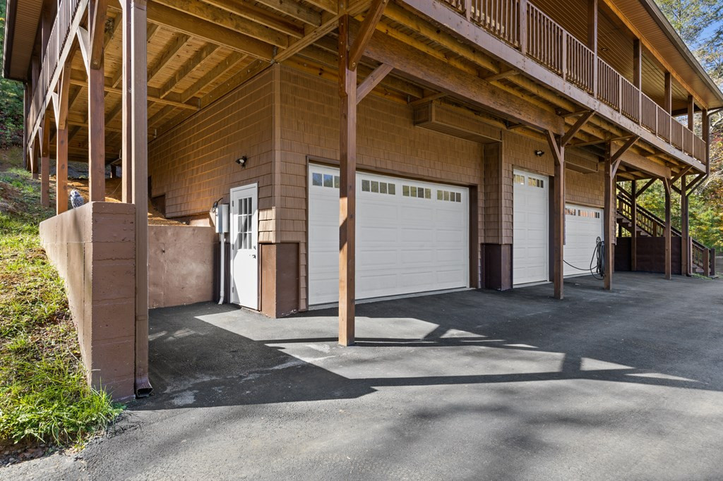 358 Misty River Circle Property Photo 43