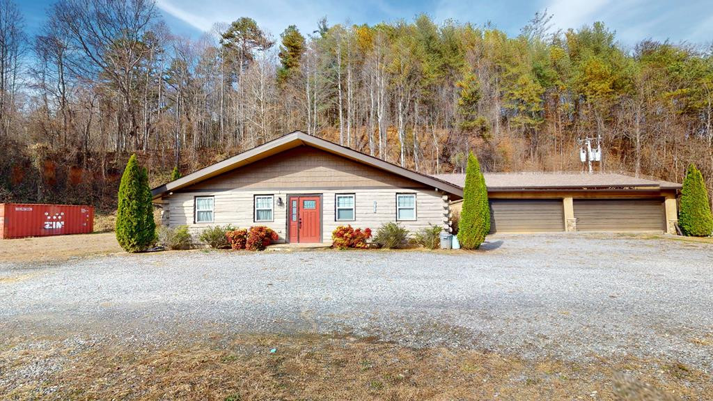 6785 Airport Road Property Photo 1
