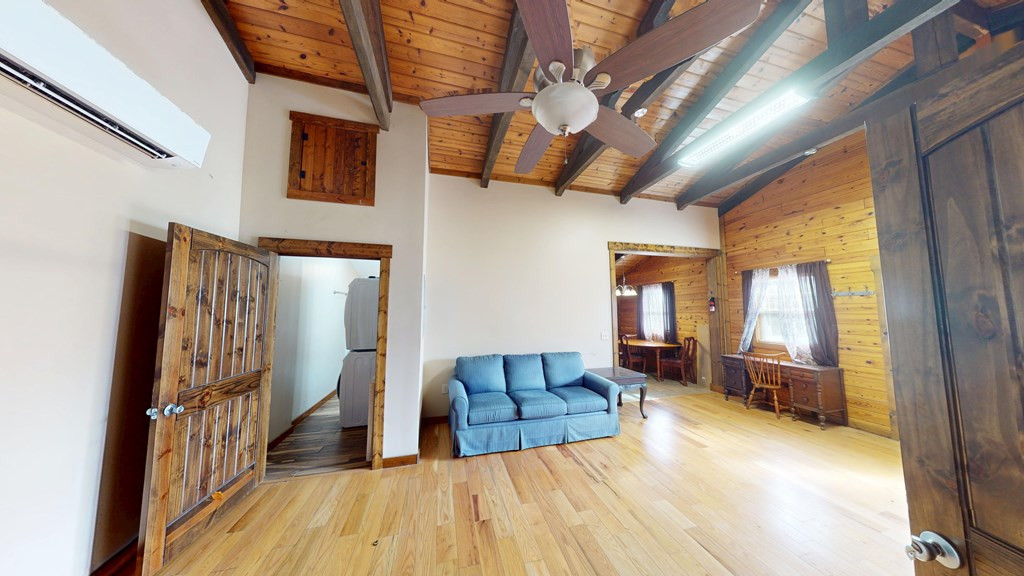 6785 Airport Road Property Photo 8