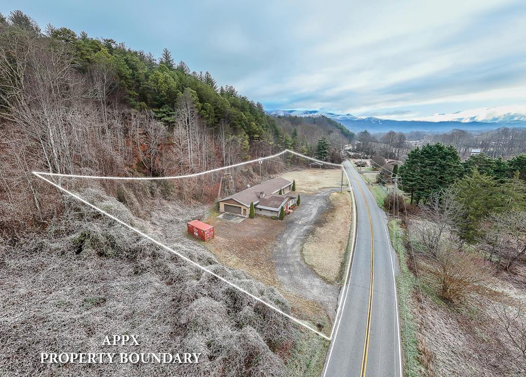 6785 Airport Road Property Photo 11