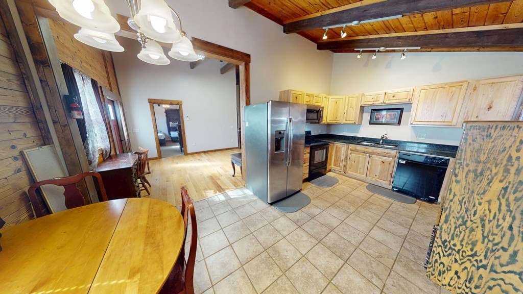 6785 Airport Road Property Photo 13