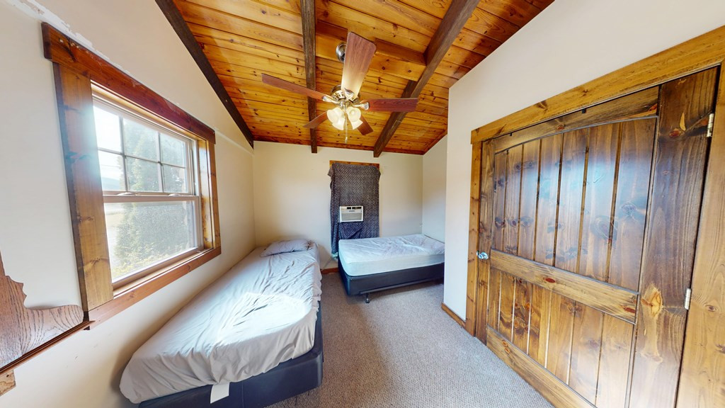 6785 Airport Road Property Photo 16