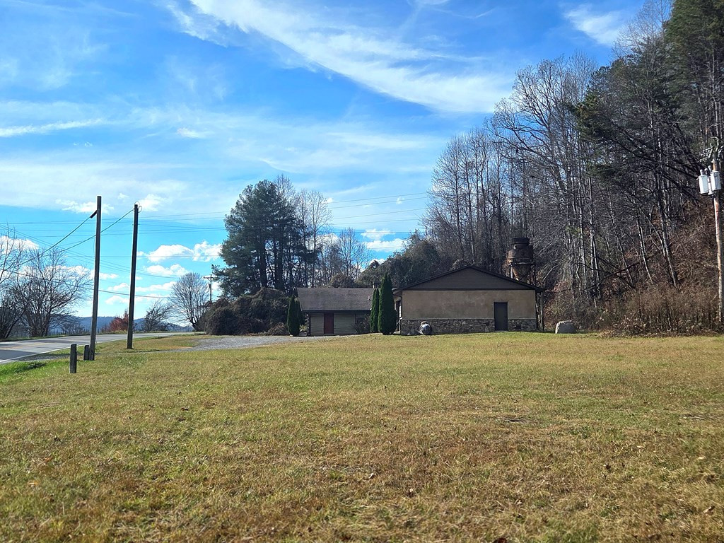 6785 Airport Road Property Photo 20