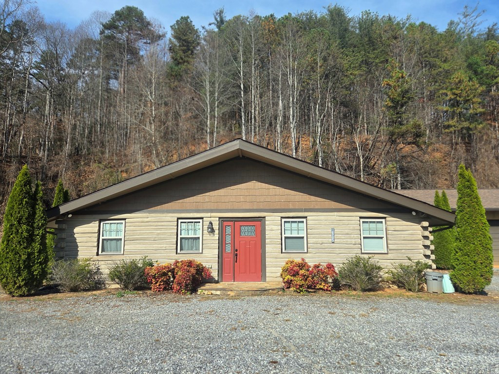 6785 Airport Road Property Photo 25