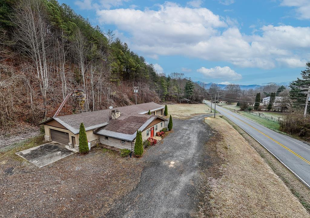 6785 Airport Road Property Photo 26