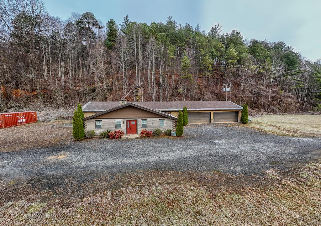 6785 Airport Road Property Photo 27