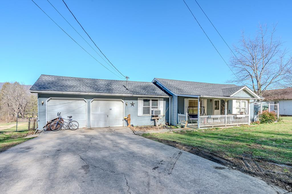 385 Aquone Property Photo 1