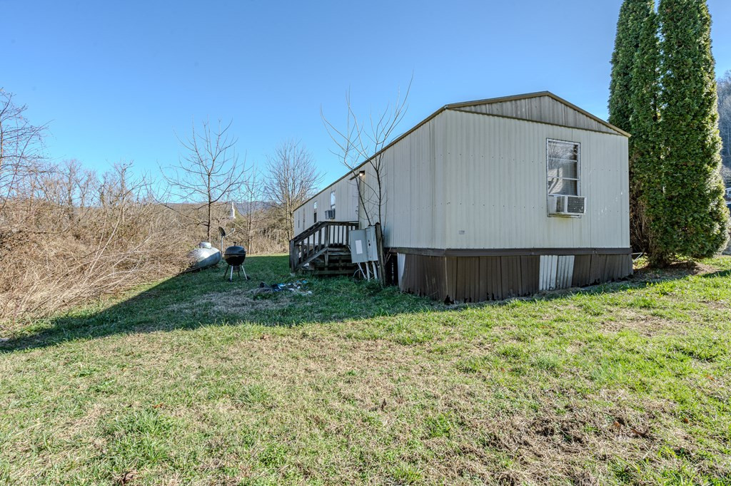 385 Aquone Property Photo 7