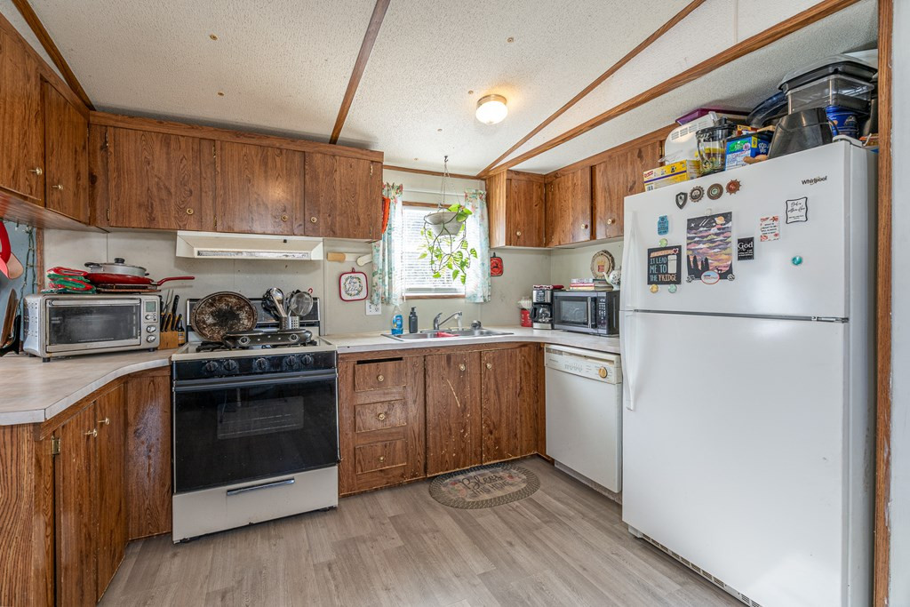 385 Aquone Property Photo 19