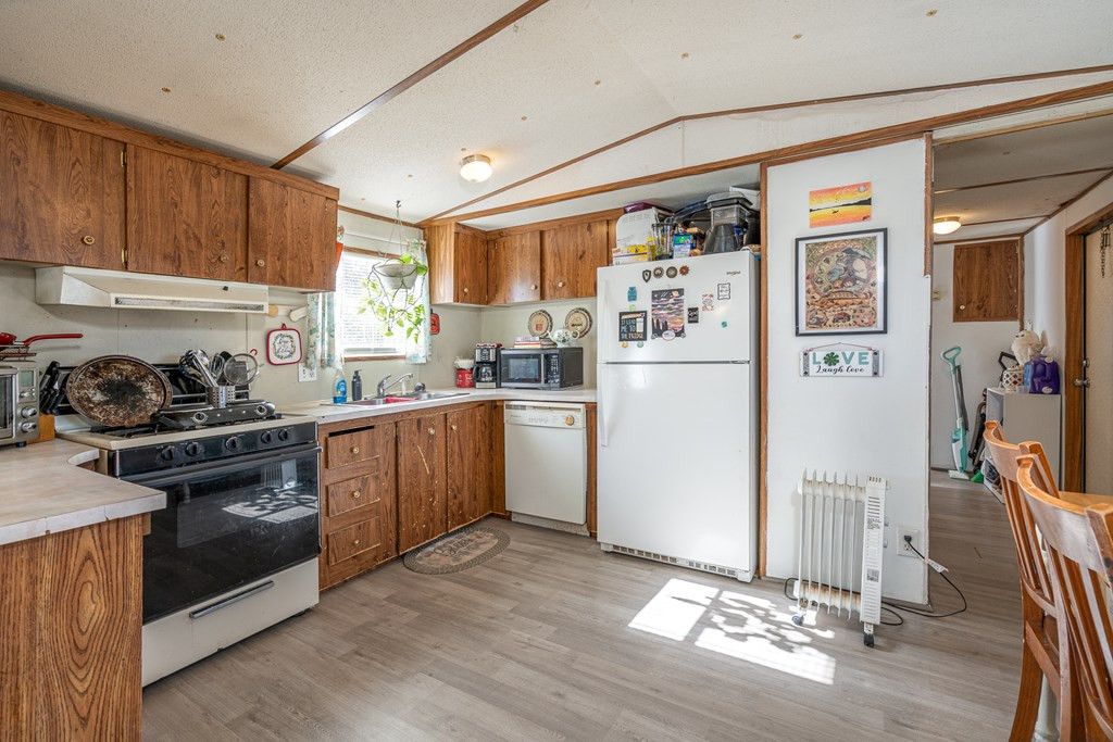 385 Aquone Property Photo 20