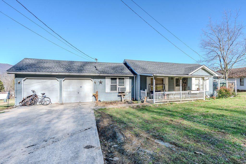 385 Aquone Property Photo 28