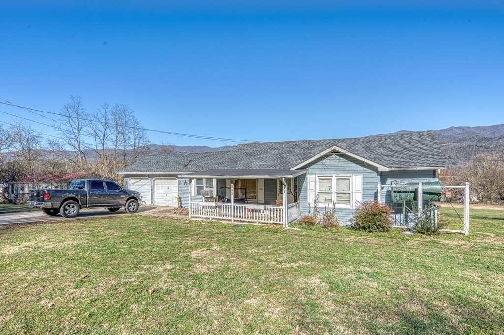 385 Aquone Property Photo 29