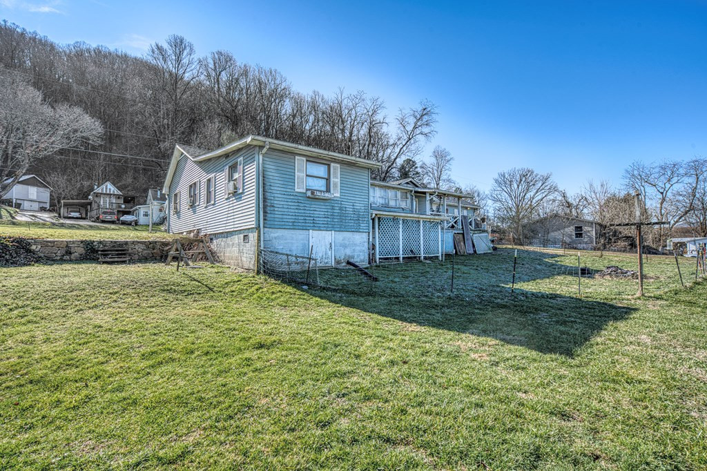 385 Aquone Property Photo 30