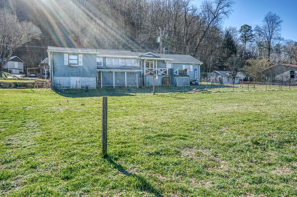 385 Aquone Property Photo 31