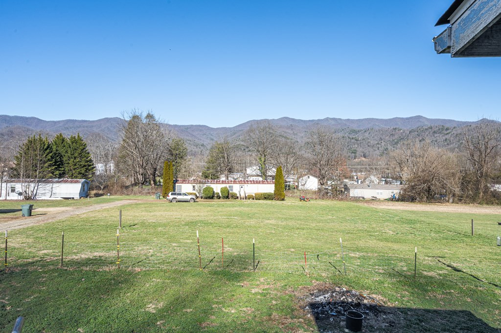 385 Aquone Property Photo 32