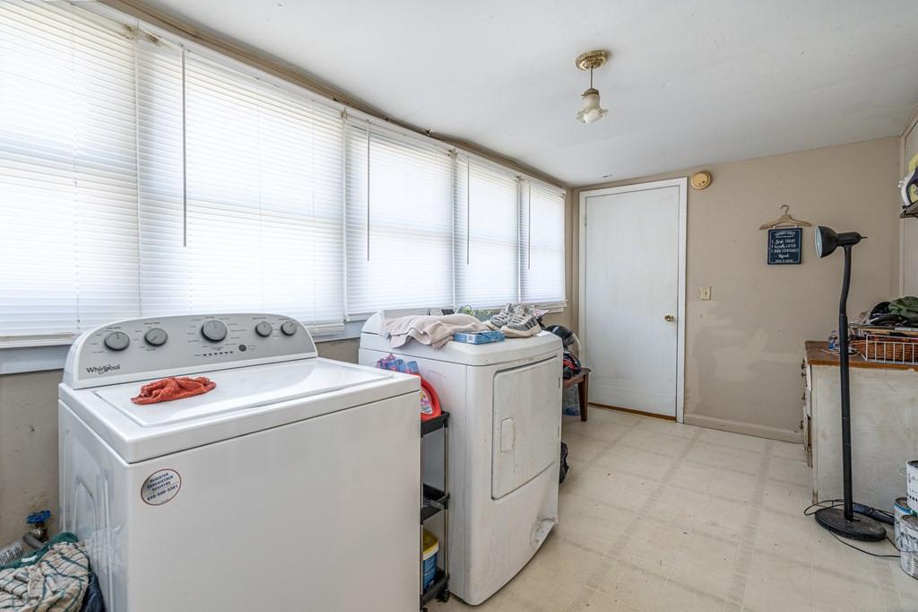 385 Aquone Property Photo 38