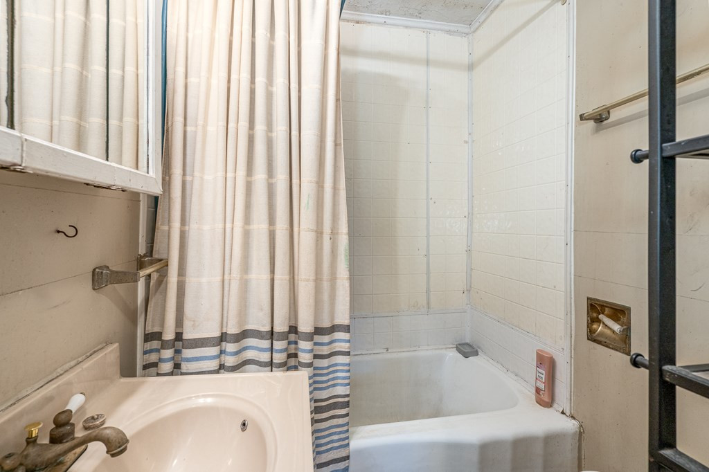 385 Aquone Property Photo 42