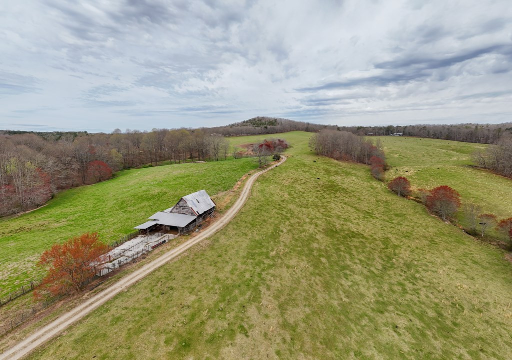 00 Yonah Way Property Photo 6