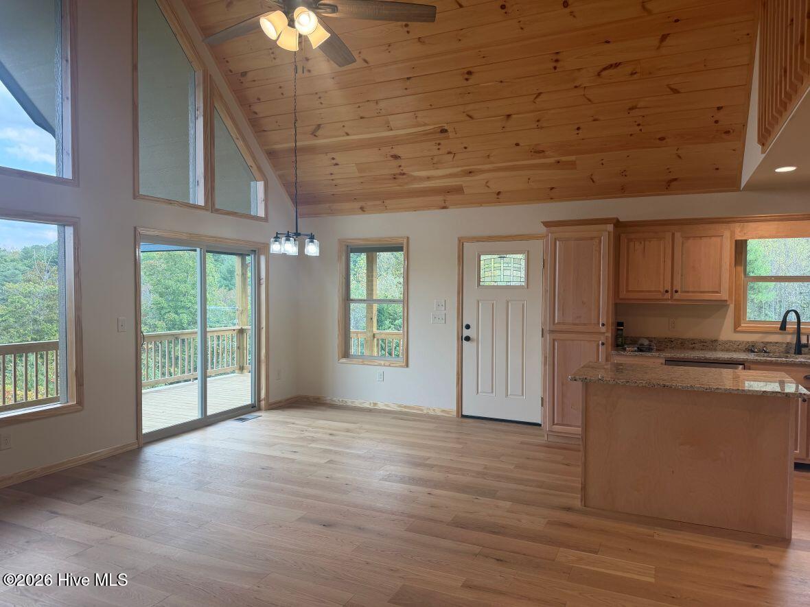 821 Point Overlook Trail Property Photo 3